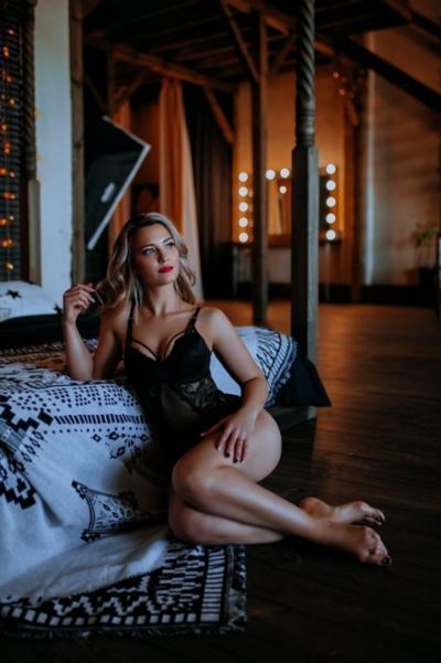 Prostitute i Asperup - Escort Massage